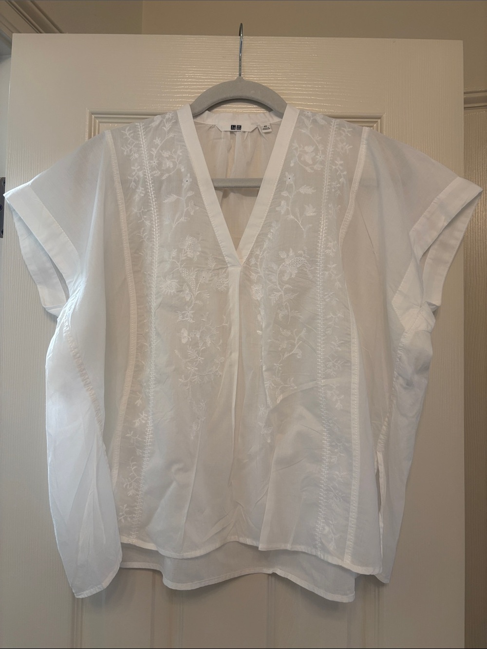 Uniqlo White Embroidered V-Neck Tunic Top